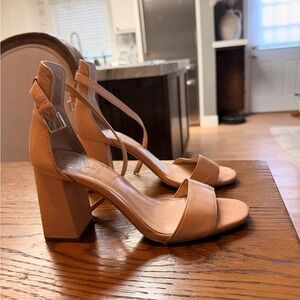 Elegant nude Block Heel Sandals